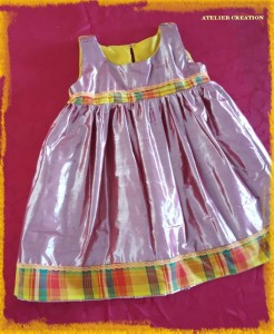 Robe satinée madras fille